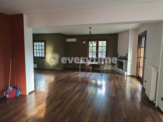 (For Rent) Residential Maisonette || Athens North/Kifissia - 260 Sq.m, 4 Bedrooms, 3.100€ 